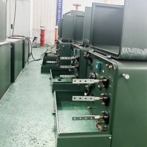 Additive Polarität, radiale Einspeisung, 75 kVA, 120/240 V bis 19,9/34,5 kV, einphasiger, gepolsterter Transformator6